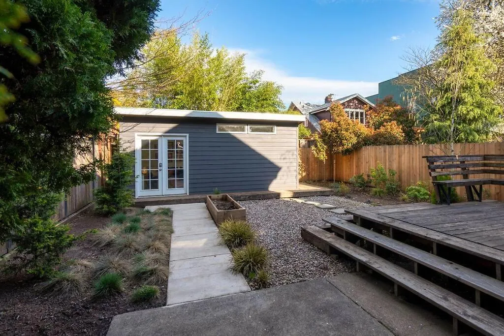 Holiday home Stay Portland Collection - Alberta Arts Luxury, Sleeps 6, Walk Score 99 United States