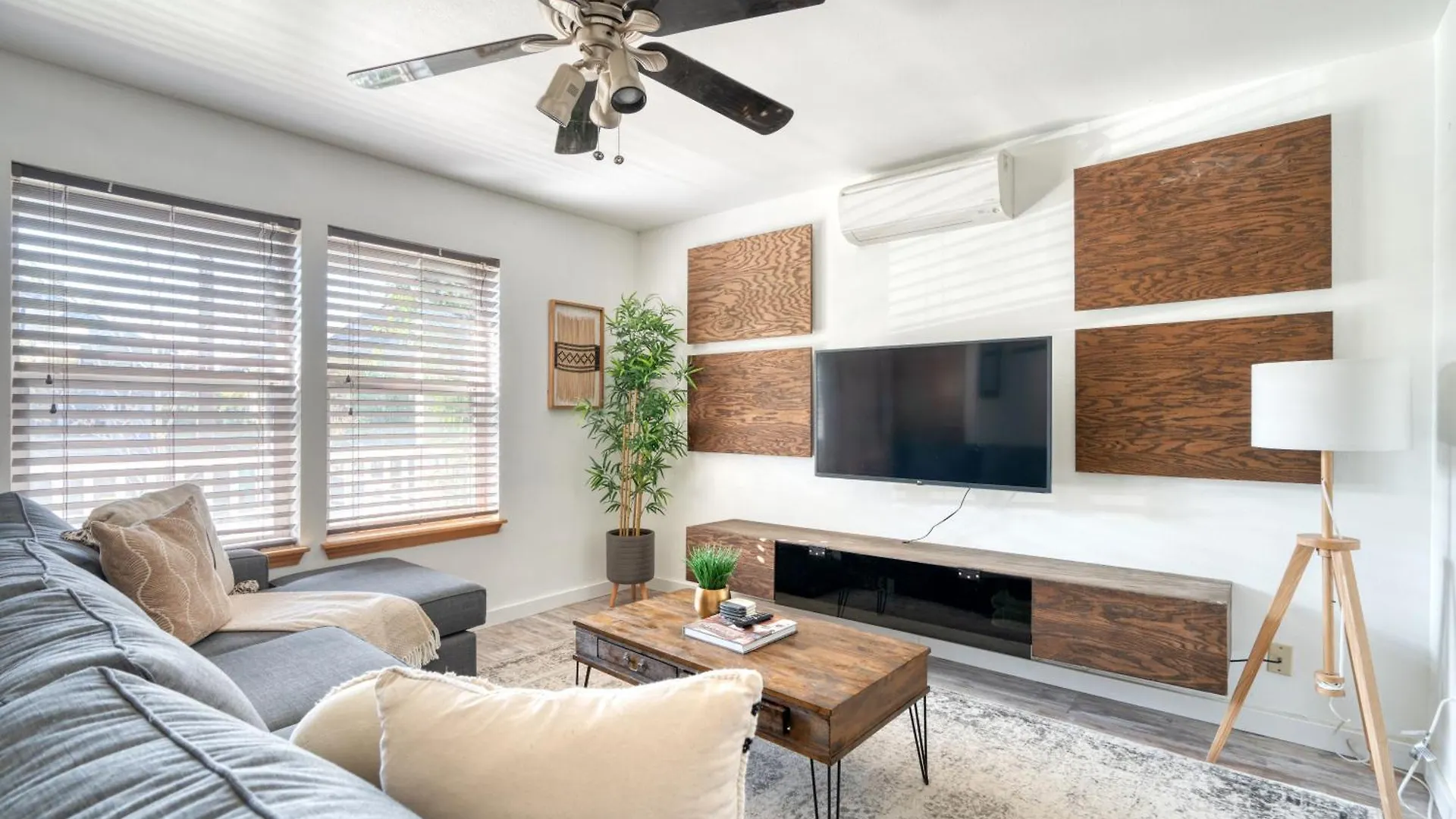 Holiday home Stay Portland Collection - Alberta Arts Luxury, Sleeps 6, Walk Score 99 United States