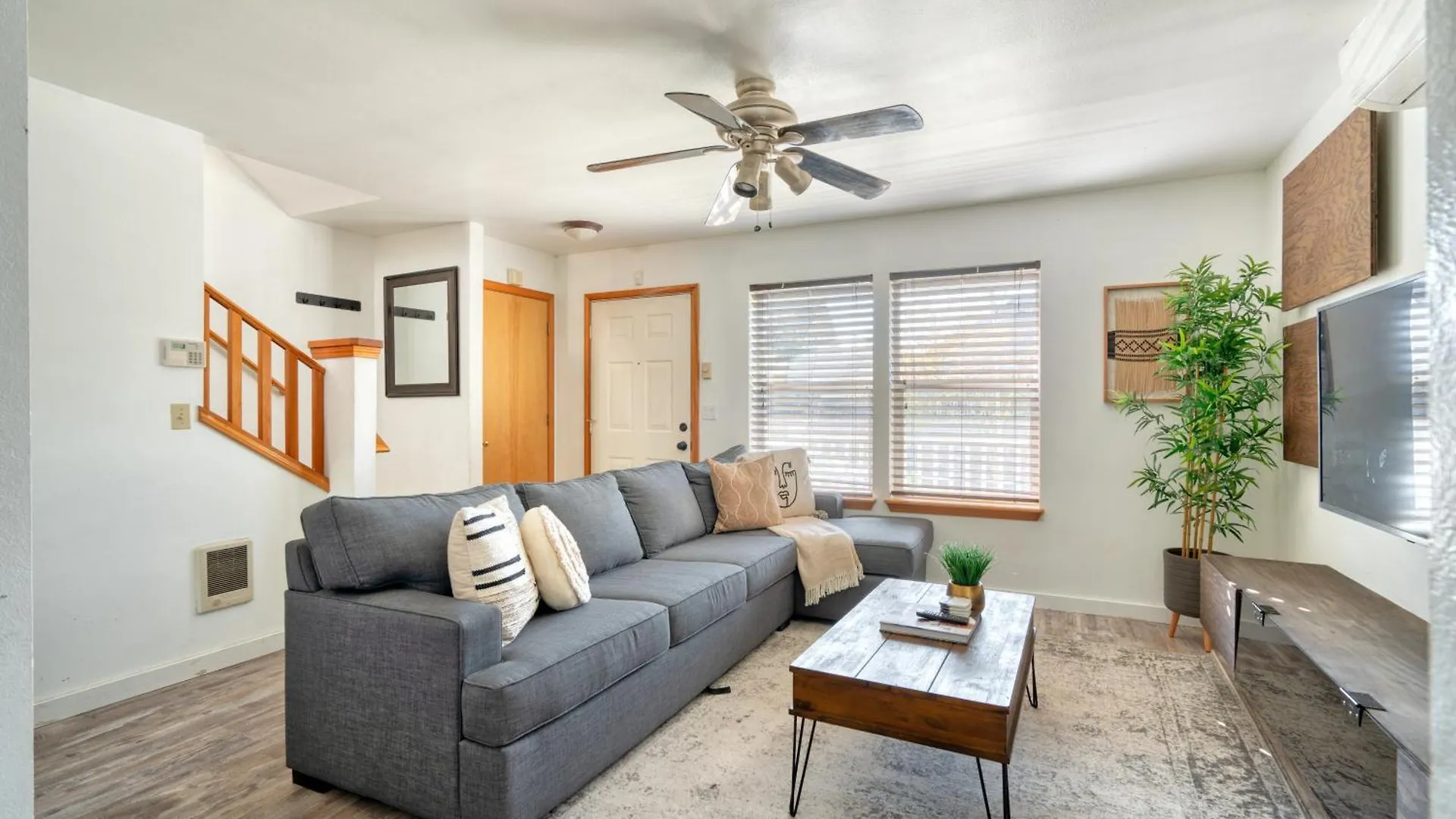 Holiday home Stay Portland Collection - Alberta Arts Luxury, Sleeps 6, Walk Score 99
