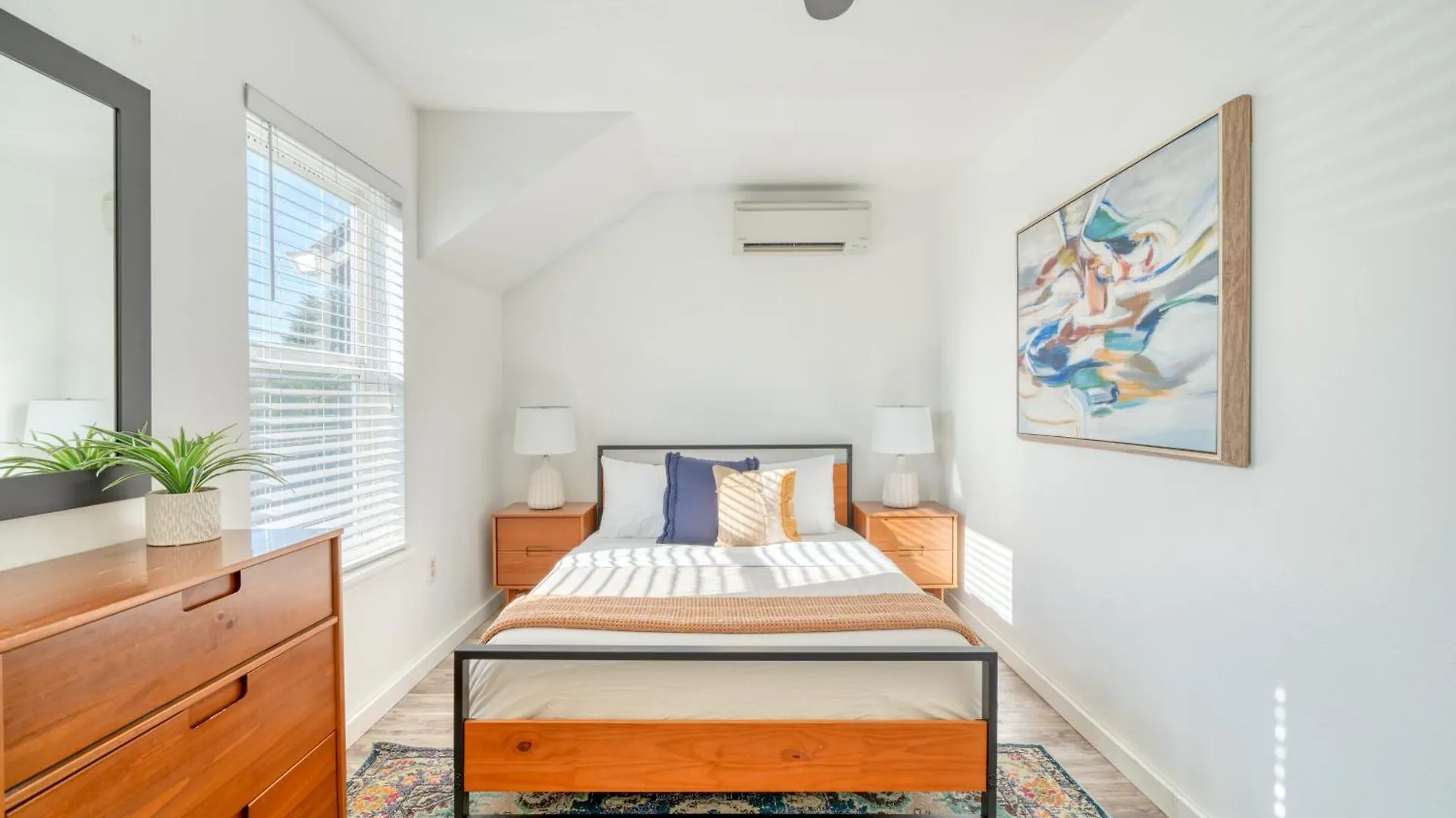 Stay Portland Collection - Alberta Arts Luxury, Sleeps 6, Walk Score 99 0*,