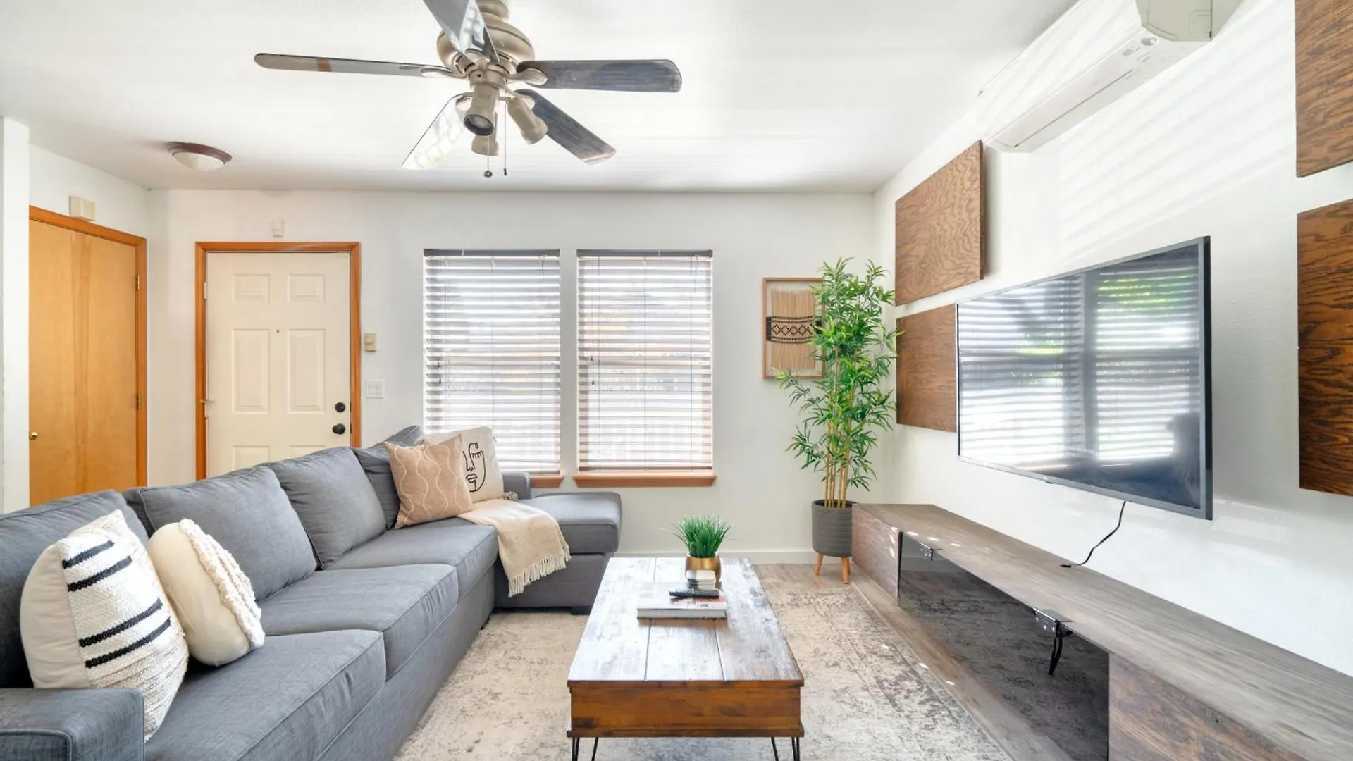 Stay Portland Collection - Alberta Arts Luxury, Sleeps 6, Walk Score 99 United States