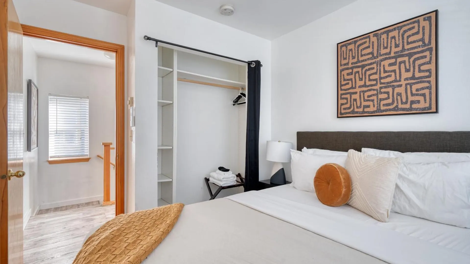 Holiday home Stay Portland Collection - Alberta Arts Luxury, Sleeps 6, Walk Score 99