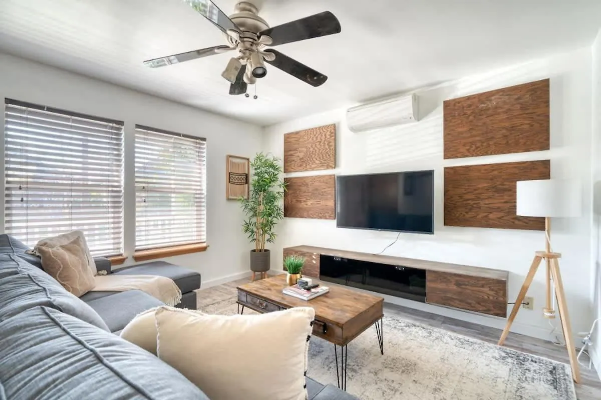 Stay Portland Collection - Alberta Arts Luxury, Sleeps 6, Walk Score 99 0*,  United States
