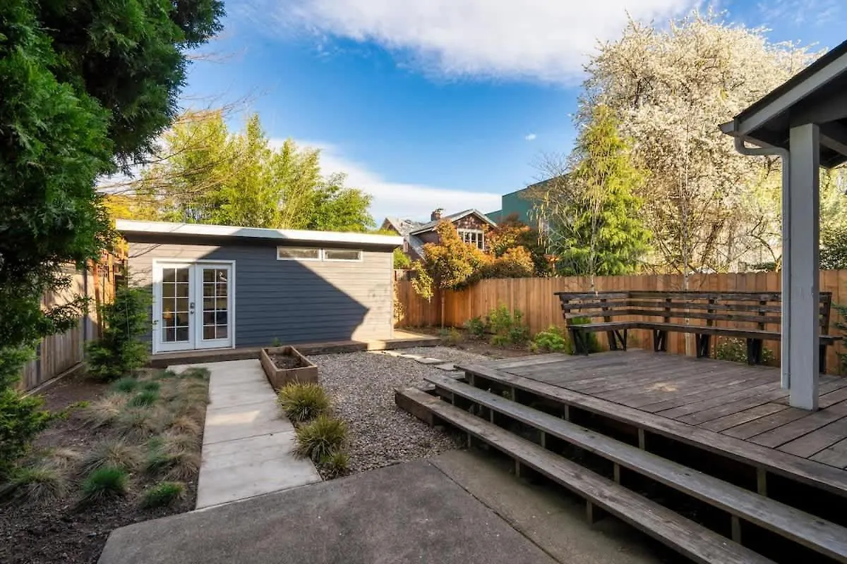 Holiday home Stay Portland Collection - Alberta Arts Luxury, Sleeps 6, Walk Score 99