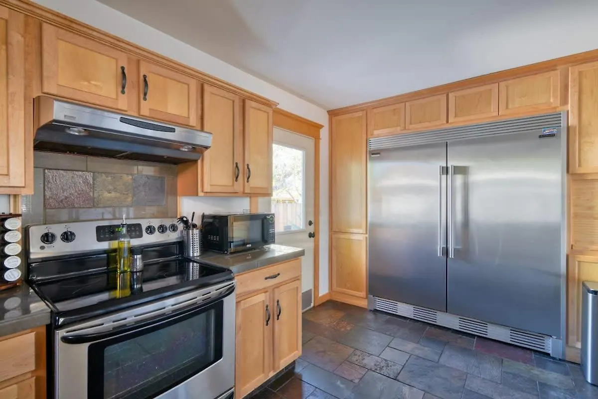 Holiday home Stay Portland Collection - Alberta Arts Luxury, Sleeps 6, Walk Score 99