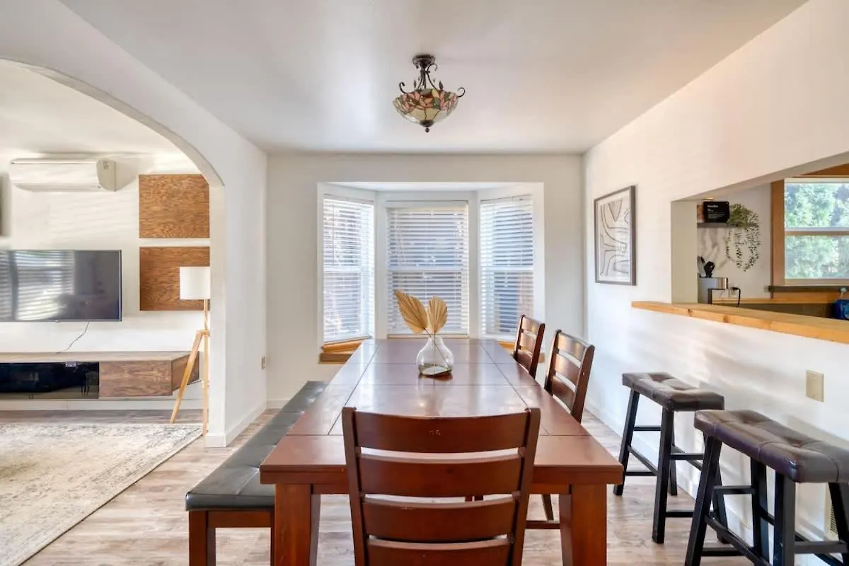Stay Portland Collection - Alberta Arts Luxury, Sleeps 6, Walk Score 99 0*,