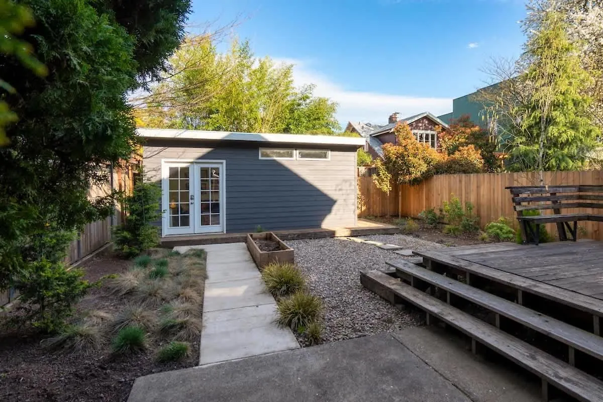 Holiday home Stay Portland Collection - Alberta Arts Luxury, Sleeps 6, Walk Score 99 United States